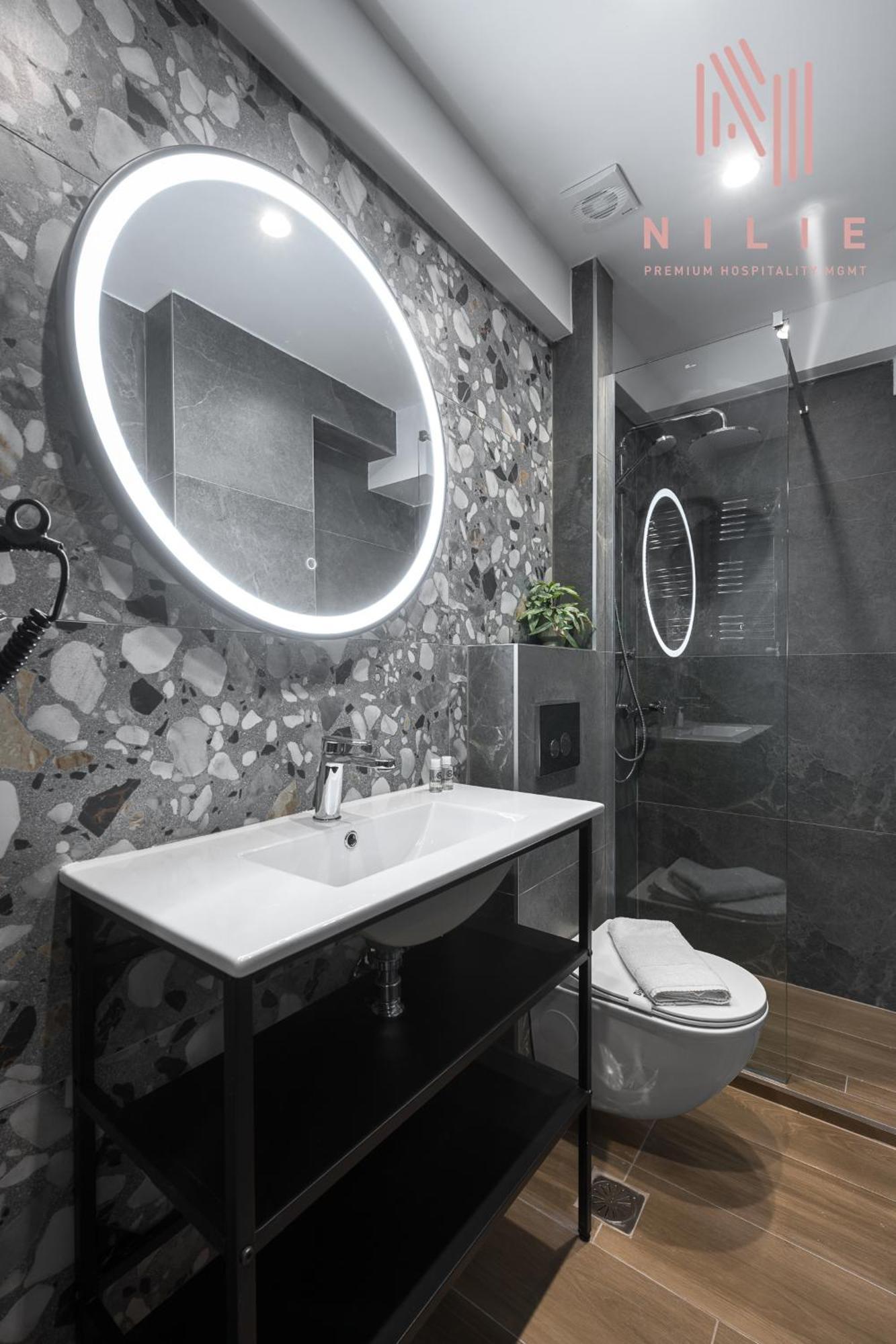 8, Nilie Hospitality Mgmt * Thessalonique
